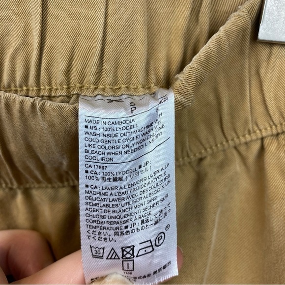 Banana Republic Factory Brown Cargo Pants - Picture 9 of 10